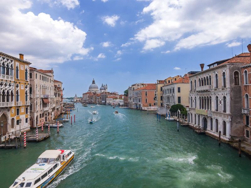 prikaz kanala u veneciji